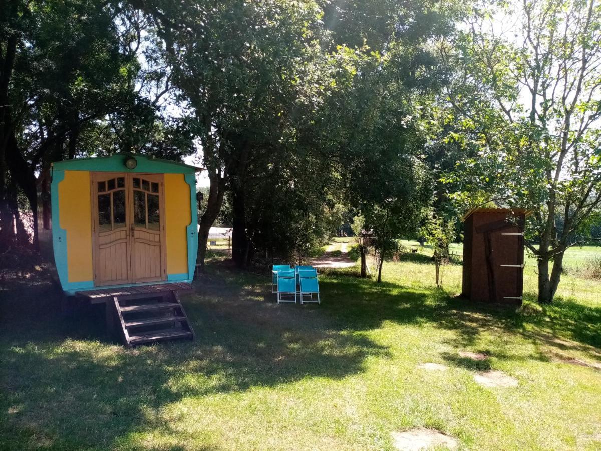 Camping La Bergerie Hotell La Chapelle-Achard Exteriör bild