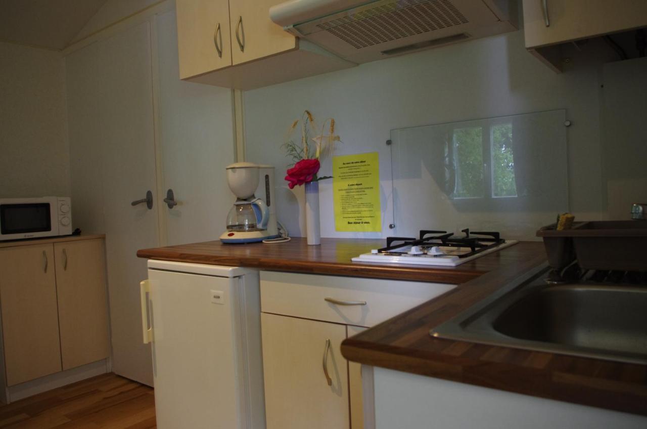 Camping La Bergerie Hotell La Chapelle-Achard Rum bild
