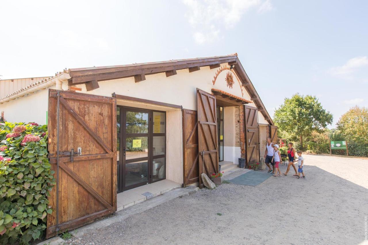 Camping La Bergerie Hotell La Chapelle-Achard Exteriör bild