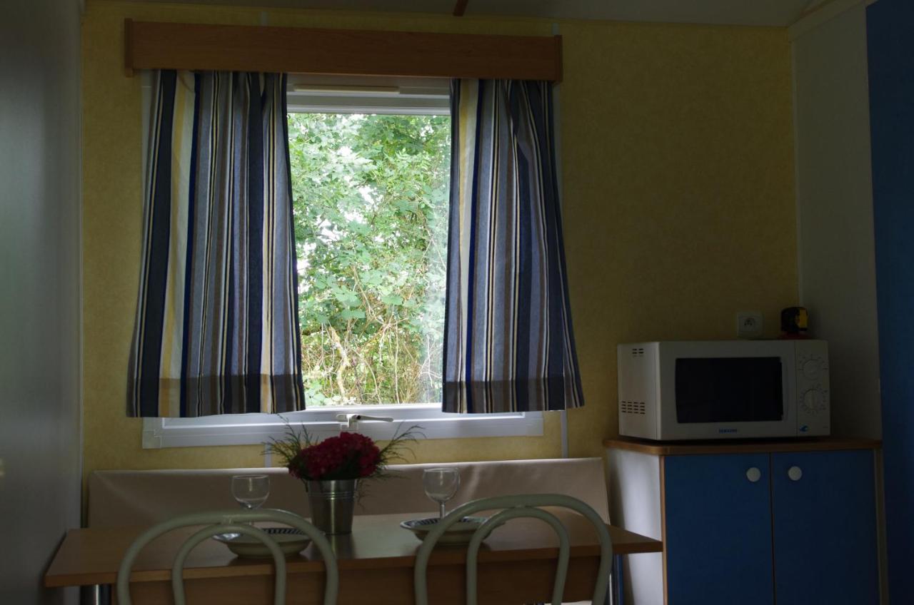 Camping La Bergerie Hotell La Chapelle-Achard Rum bild